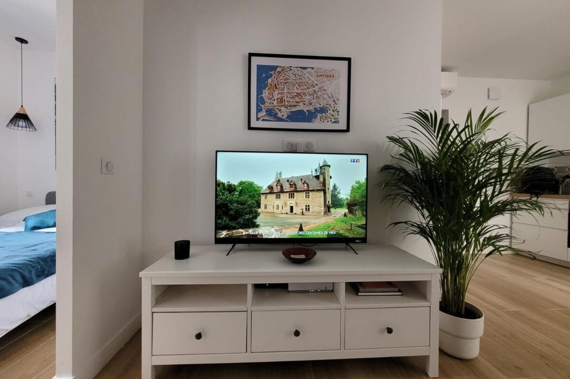 06An - Beautiful Apartment In The Heart Of Old 앙티브 외부 사진
