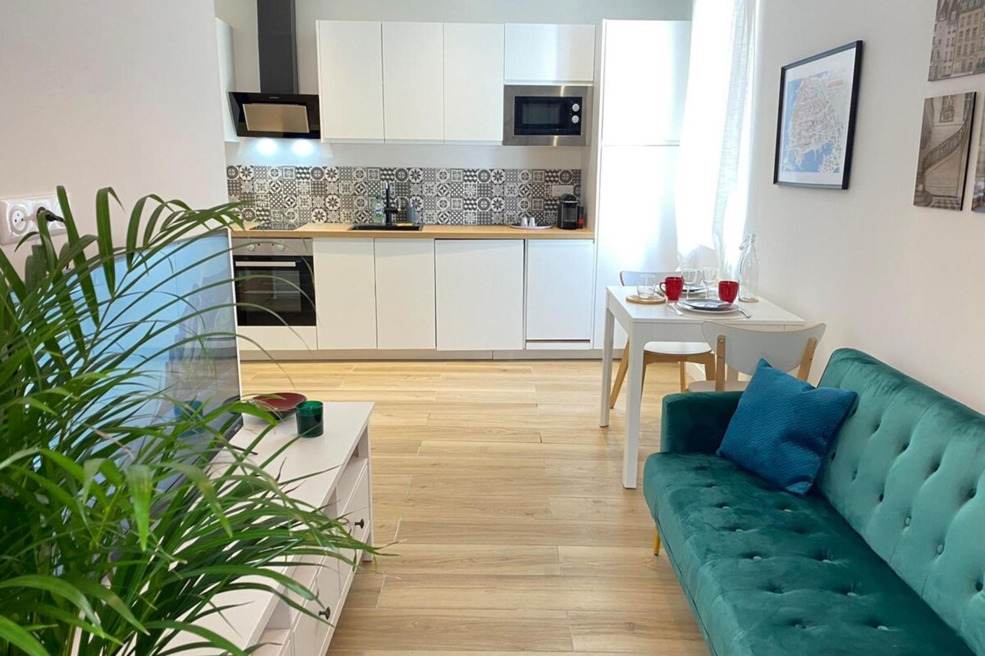 06An - Beautiful Apartment In The Heart Of Old 앙티브 외부 사진